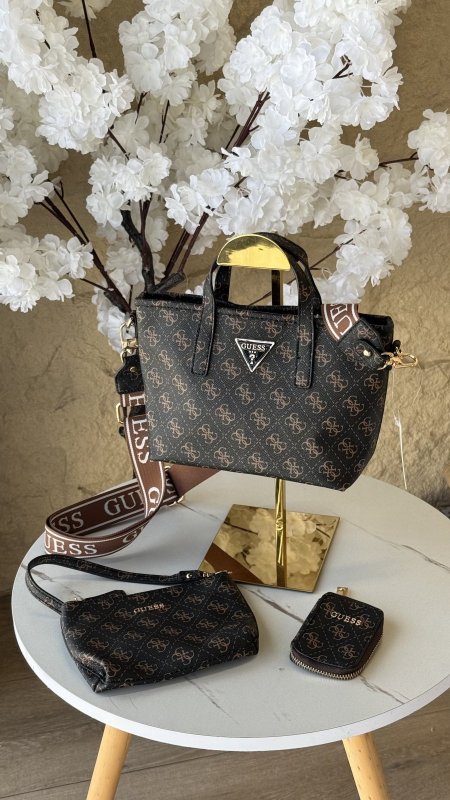 شنطة جيس / Guess Latona  ماستر كواليتي شامل جزدان اضافي عدد 2 بدون علبة
