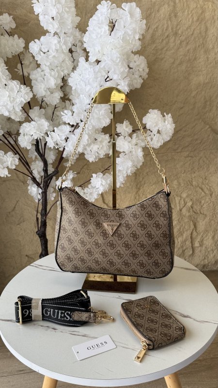 شنطة جيس / guess ماستر كواليتي شامل جزدان اضافي بدون علبة