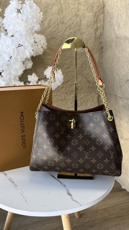 لوي ڤيتون /  (Louis Vuitton Gaia)  ماستر كواليتي شامل علبة