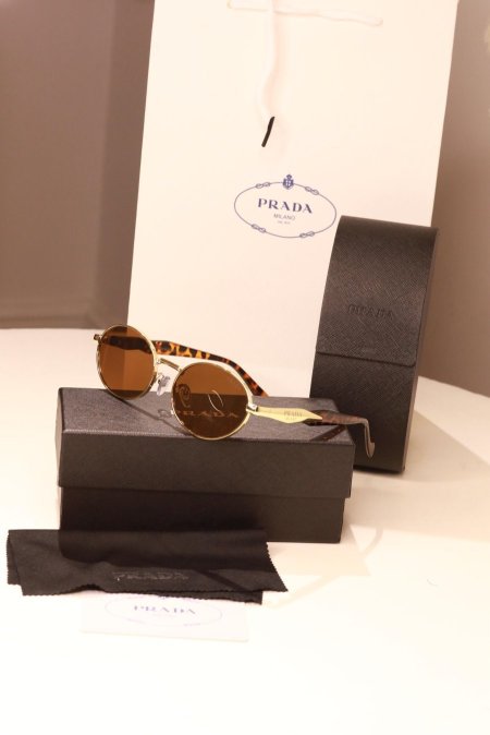 ذهبي مع بني