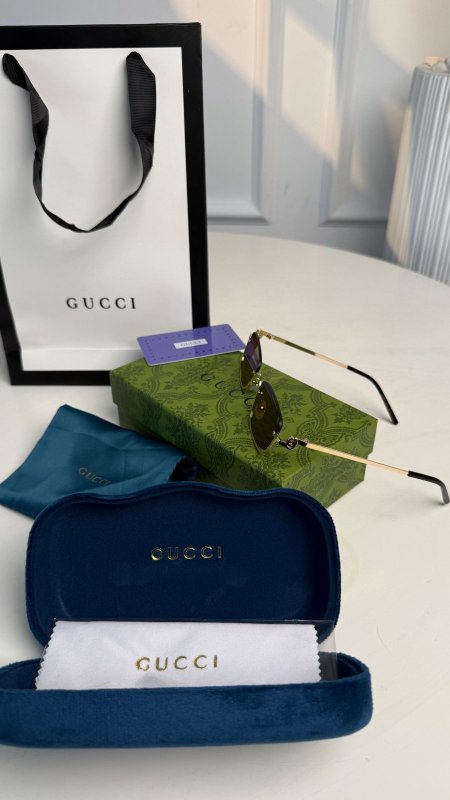 ذهبي مع بني