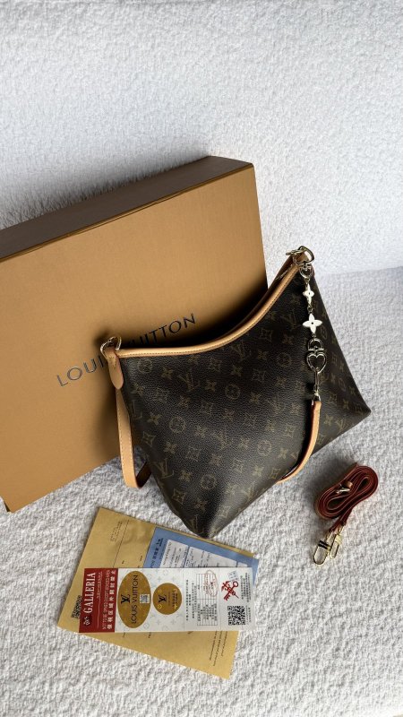 شنطة لوي ڤيتون /  lv carry all mm ماستر كواليتي شامل علبة وميدالية فان كليڤ