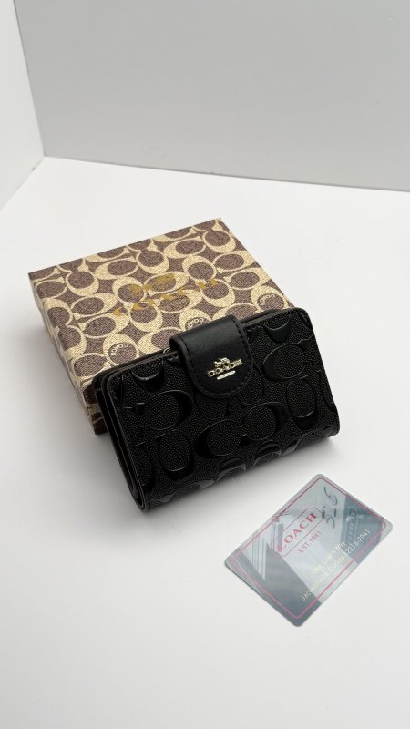 جزدان كوتش / coach #301 حجم متوسط شامل علبة