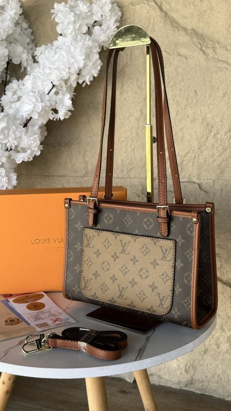 بني مع كمل وكاكي