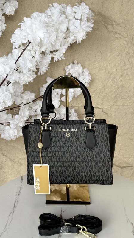 شنطة مايكل كورس /  Michael Kors Marilyn ماستر كواليتي بدون علبك