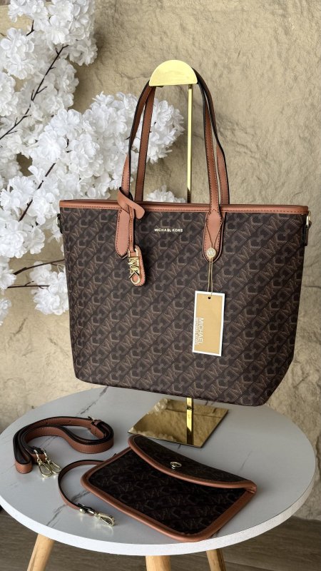 شنطة مايكل كورس / michael kors حجم كبير شامل جزدان اضافي ماستر كواليتي بدون علبة