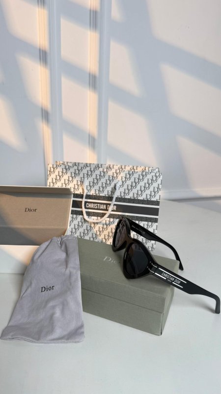 نظارة ديور / DIOR شامل علبة وكيس الشركة