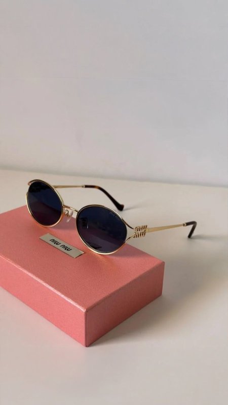 نظارة ميو ميو / MIU MIU شامل علبة وكيس الشركة