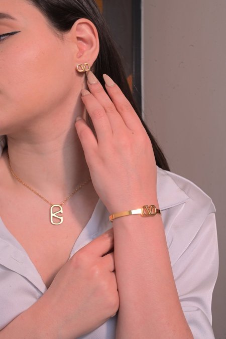 طقم اكسسوار  ماركه مريم 3 قطع فالينتينو سنسال مقلوب