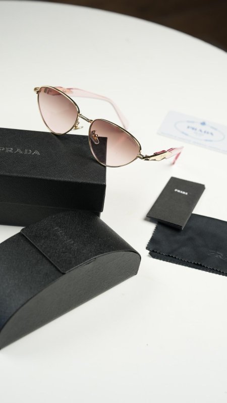 نظارة برادا / prada شامل علبة الشركة