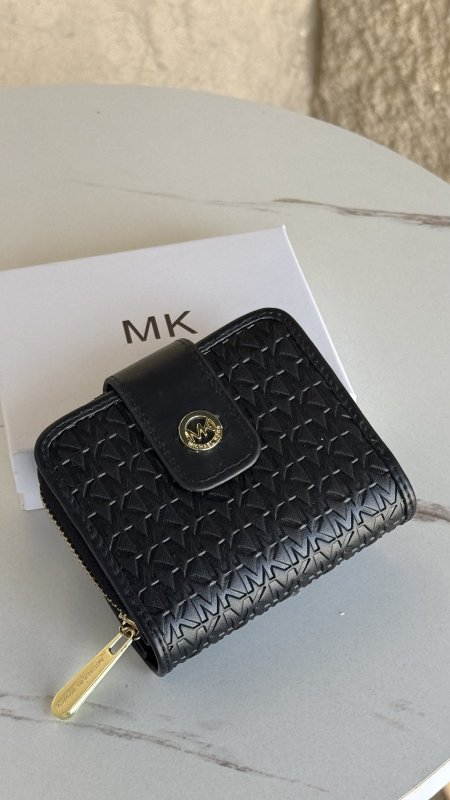 جزدان مايكل كورس / michael kors حجم صغير شامل العلبة