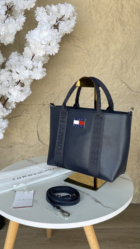 شنطة تومي / Tommy Hilfiger ماستر كواليتي بدون علبة