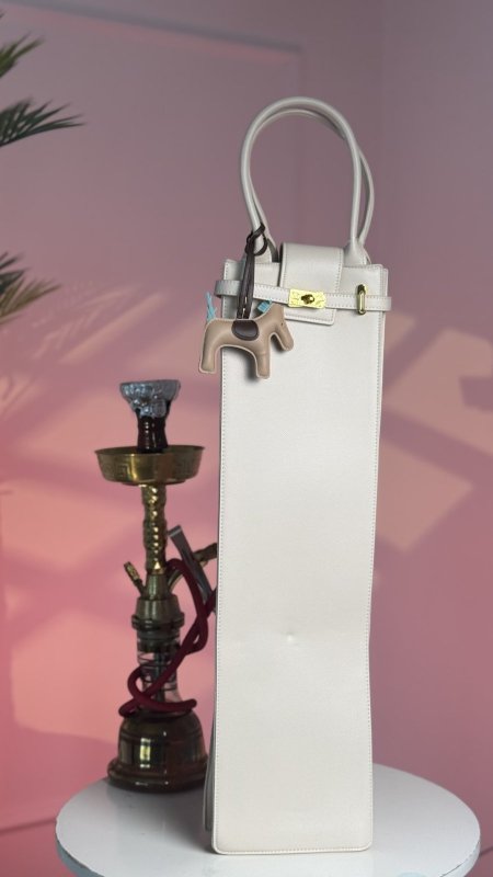 ابيض