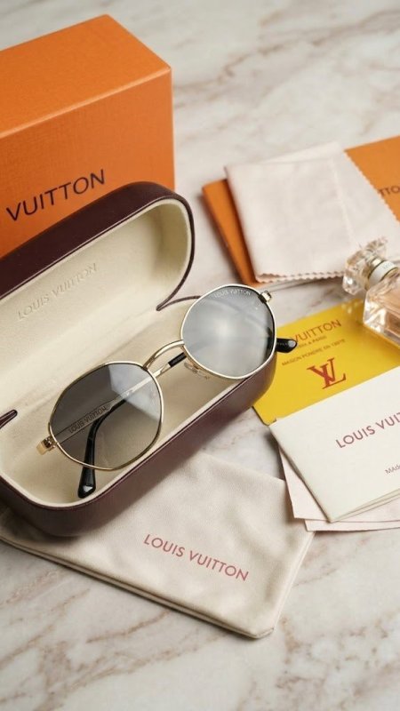 نظارة لوي فيتون / louis vuitton شامل علبة الشركة