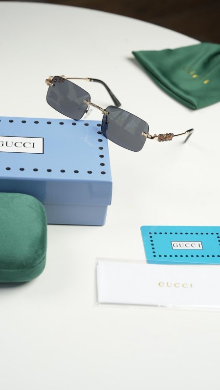 نظارة جوتشي / gucci شامل علبة الشركة