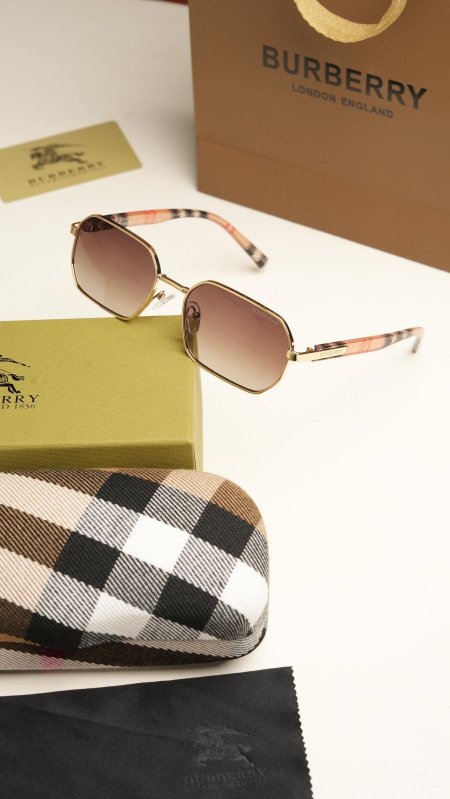 نظارة بيربري / BURBERRY شامل علبة وكيس الشركة