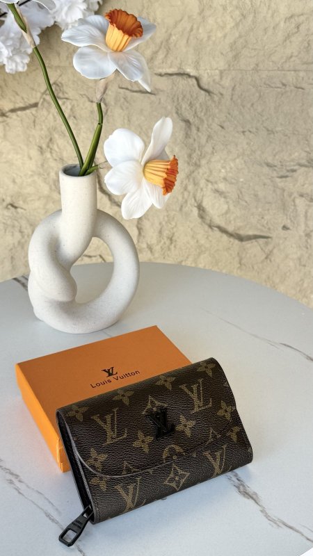 جزدان لوي ڤيتون / 61302 Louis vuitton شامل علبة الشركة