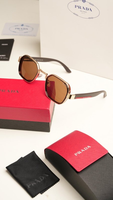 نظارة برادا / PRADA شامل علبة وكيس الشركة