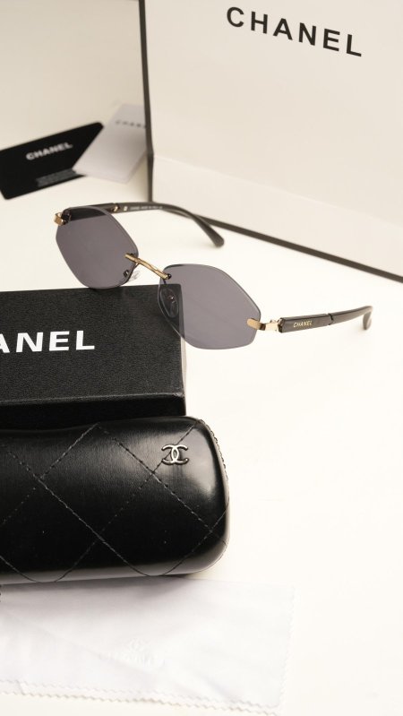 نظارة شانيل / CHANEL شامل علبة وكيس الشركة