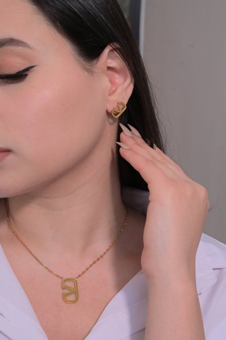 طقم حلق مع سنسال فالنتينو