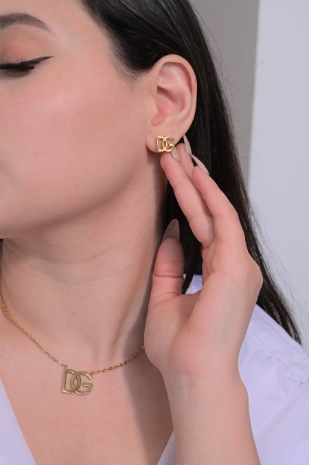 طقم حلق مع سنسال D&G