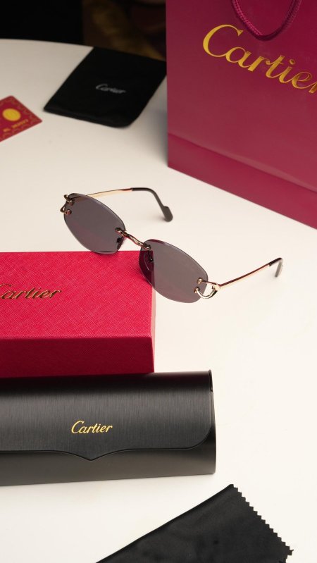 نظارة كارتيير / Cartier شامل العلبة وكيس الشركة