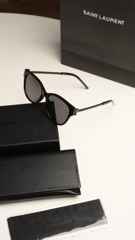 نظارت ysl / saint laurent شامل العلبة وكيس الشركة