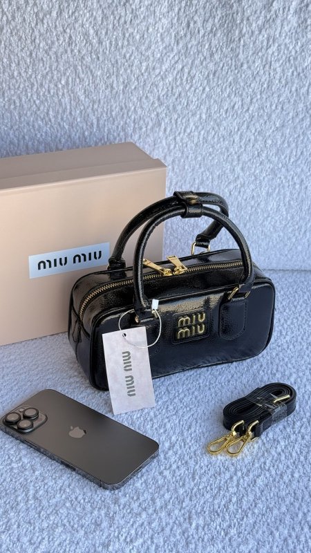 شنطة ميو ميو / miu miu 2512 حجم مني لميع ماستر كواليتي شامل علبة