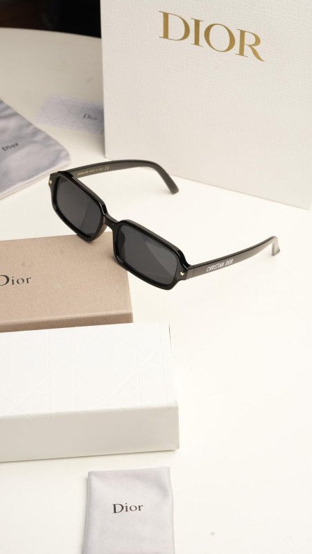نظارة ديور / DIOR شامل علبة وكيس الشركة