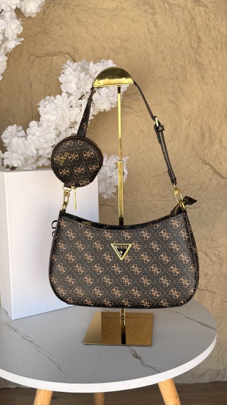 شنطة جيس / guess ماستر كواليتي شامل جزدان اضافي وعلبة