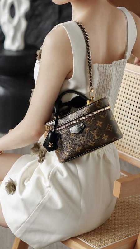 شنطة لوي ڤيتون / LOUIS VUITTON MINI MAKE UP 31359 ماستر كواليتي شامل علبة