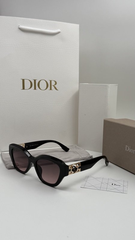 نظارة ديور / dior شامل علبة وكيس الشركة