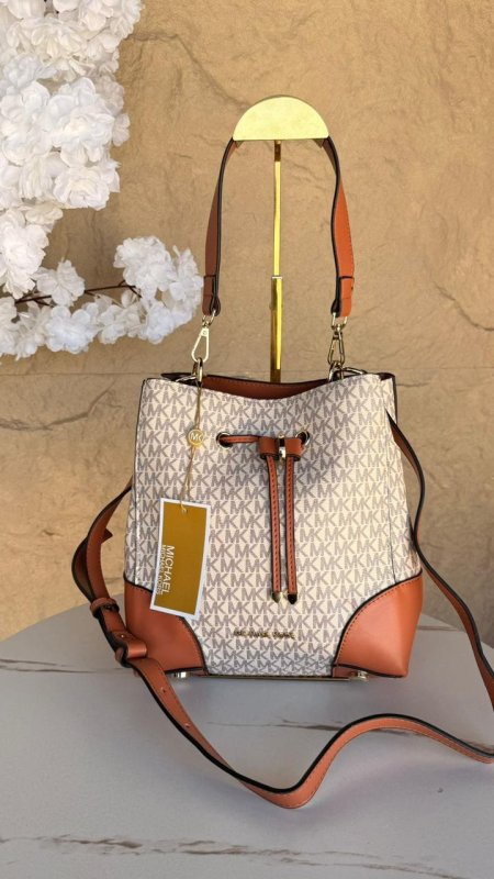 شنطة مايكل كورس /mk #198 ماستر كواليتي بدون علبة