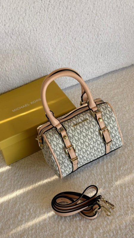 ابيض مع زهر