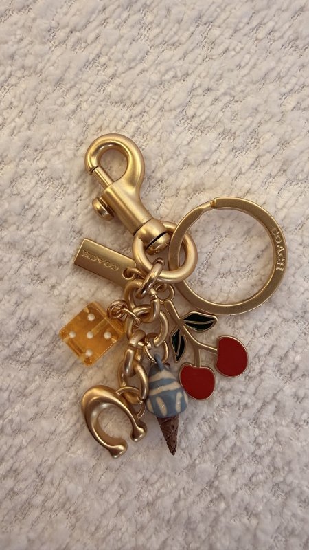 ميدالية كوتش / شكل البوظة جودة عالية مختوم كوتش