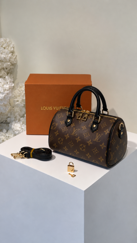شنطة لوي ڤيتون / LOUIS VUITTON SPEEDY 9961حجم ميني. شامل علبة