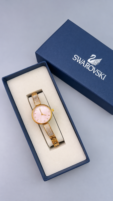 ساعة سواروفسكي / SWAROVSKI شامل العلبة وكيس الشركة