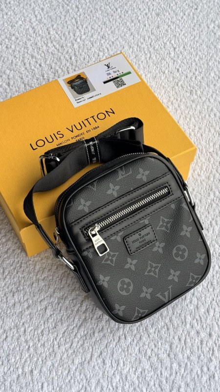 كروس لوي ڤيتون / louis vuitton ماستر كواليتي شامل علبة