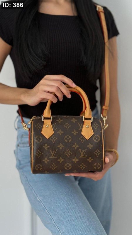 شنطة لوي ڤيتون / lv ماستر كواليتي شامل علبة ( حجم ميني)