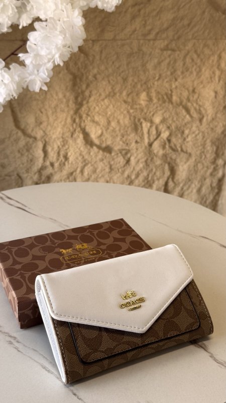 ابيض مع بيج